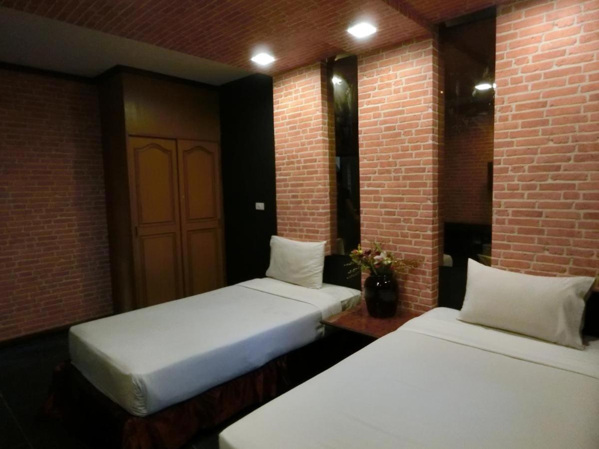 Newyork Suite Hotel Ban Ko  Экстерьер фото